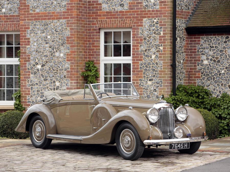  Lagonda V12 Rapide Drophead Coupe 1939 года  (фото 1 из 11)